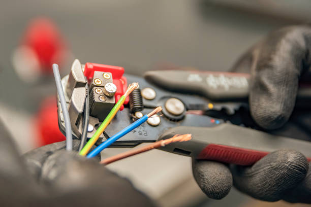 Electrical Outlet Repair in Bath, MI