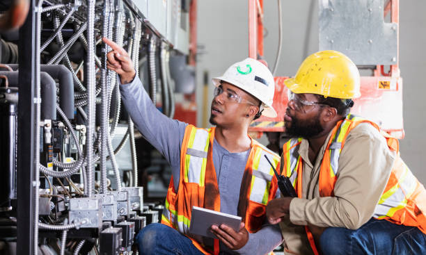 Best Electrical Contractors for Businesses  in Bath, MI